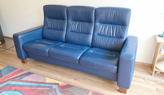 Blue leather 3-seater sofa by Stressless – 3-5 seaters, Wood (photo 2 of 5)