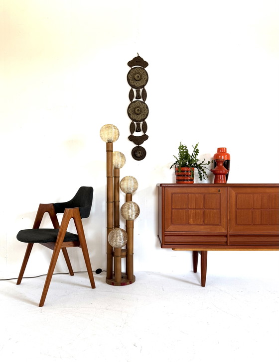 Image 1 of Brutalistische vloerlamp, bamboe & glas ‘80