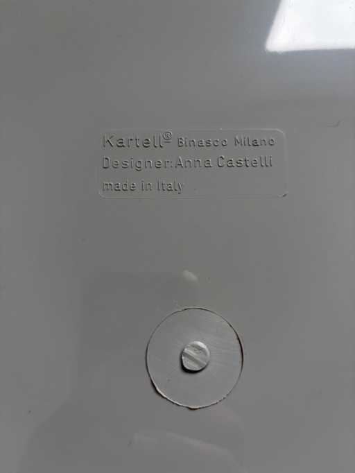 Zwei runde Kartell-Schränke, 2 Türen, große Ausführung, 60 cm hoch, 42 cm Durchmesser