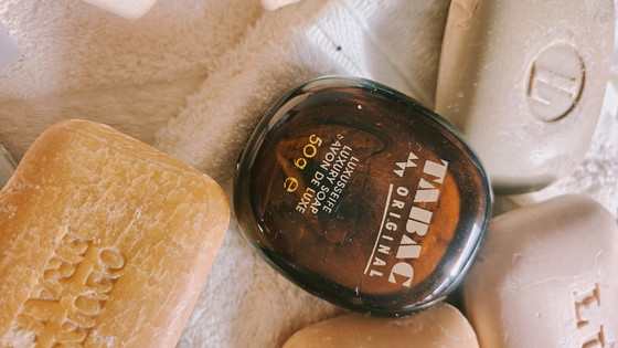 Image 1 of Collection sélectionnée : Savons vintage « invendus » - Design et histoire (y compris tabac)