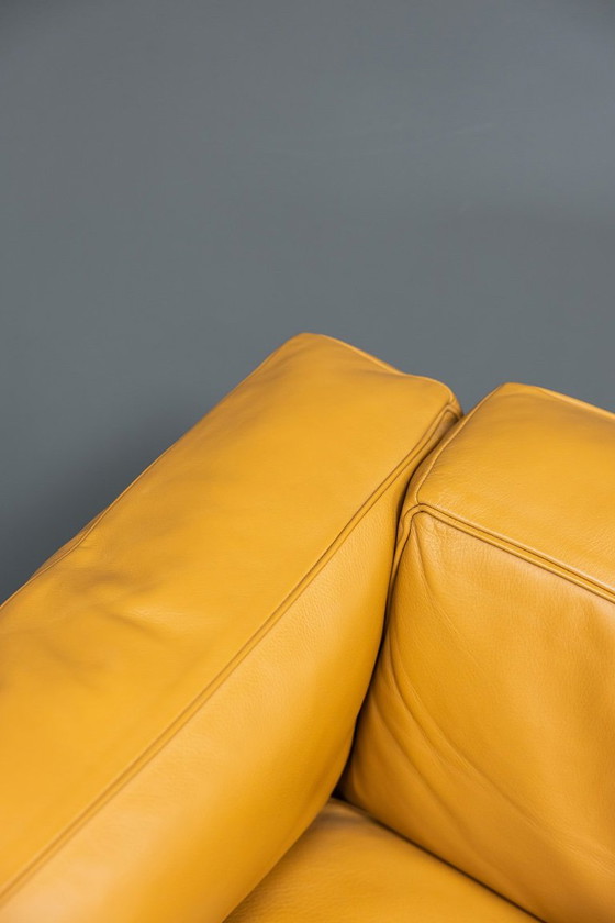 Corbusier LC2, armchairs – Cassina, Other (photo 9 of 12)
