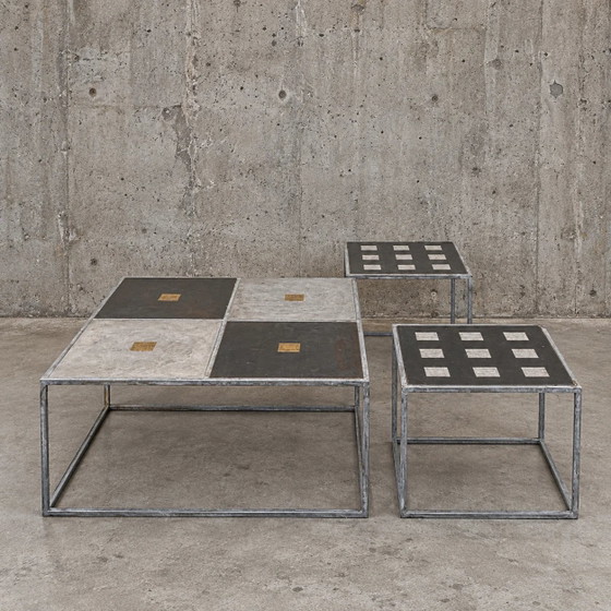 Ensemble de trois tables d'appoint / basses industrielles / brutalistes / années 90 – Livres d'art, Metal (photo 3 of 6)