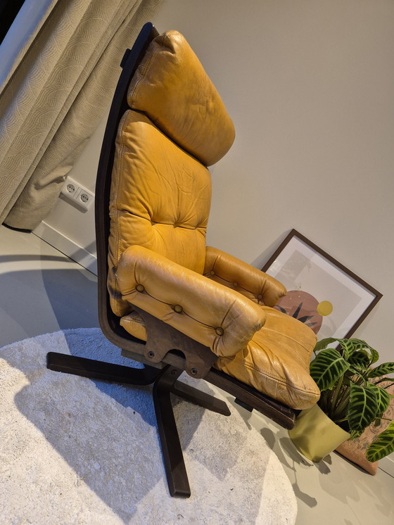 Image 1 of Prachtige Siesta fauteuil, ontworpen door de bekende Noorse ontwerper Ingmar Relling voor Westnova. Ergens tussen 1960-1970.
