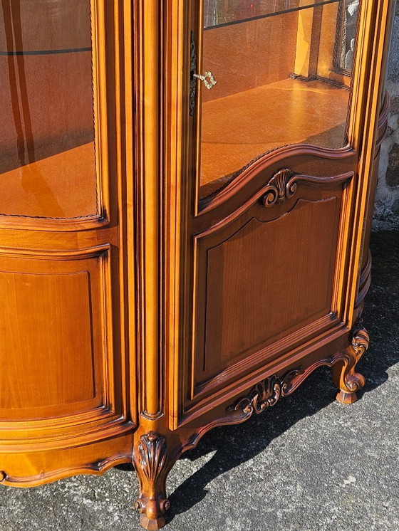 Image 1 of Franse vintage glazen vitrinekast - Kersenhouten vitrine - Louis XV-stijl - jaren 70