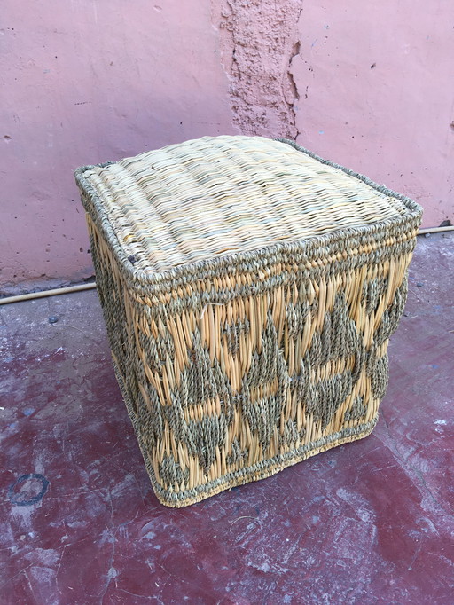 HANDWERKLICHER WEIDENHOCKER