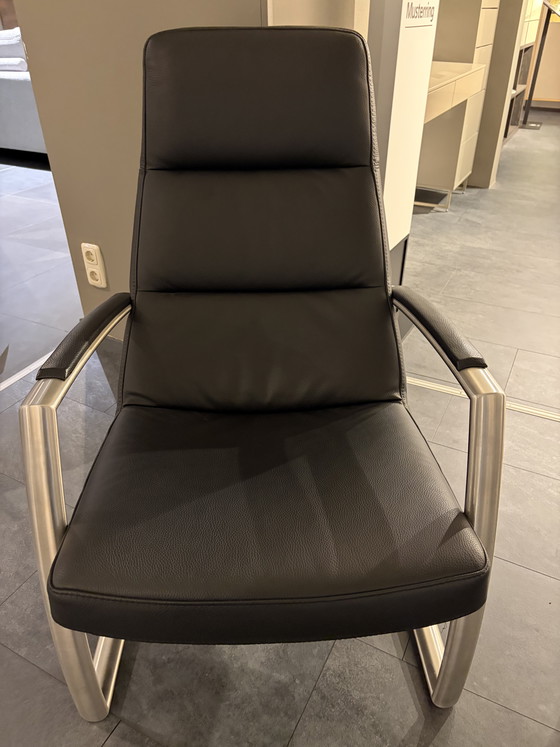 Image 1 of « L’avenir » depuis son fauteuil