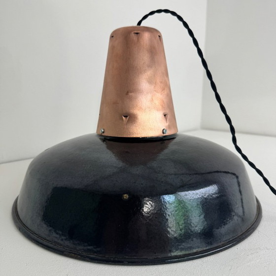 Image 1 of PAIRE D’ANCIENNES SUSPENSIONS EMAILLÉES « MAZDA » 35 CM INDUSTRIEL
