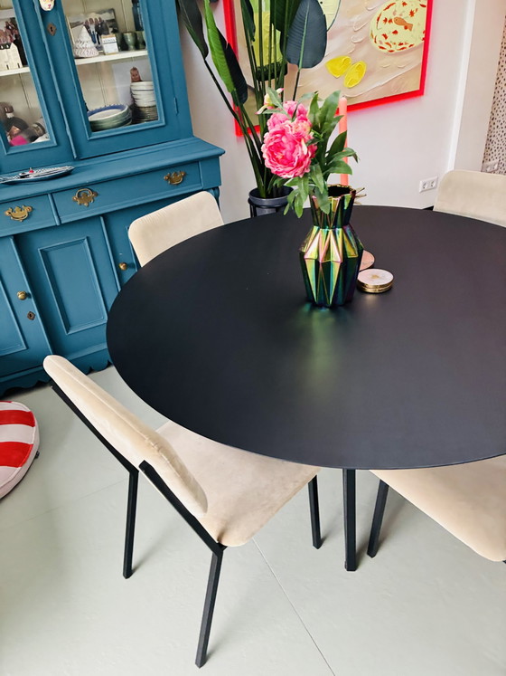 Studio Henk Quadpot Zwarte Ronde Tafel 140 Cm – Dining tables, Metal, Wood (photo 2 of 13)