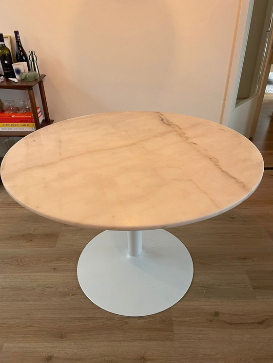 Image 1 of Mesa de comedor de mármol macizo blanco