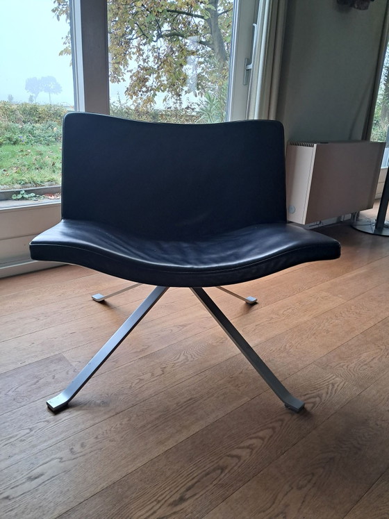 2 Tonon schwarze Leder-Drehsessel, Drehstühle, Polierter Stahl (Foto 4 von 5)