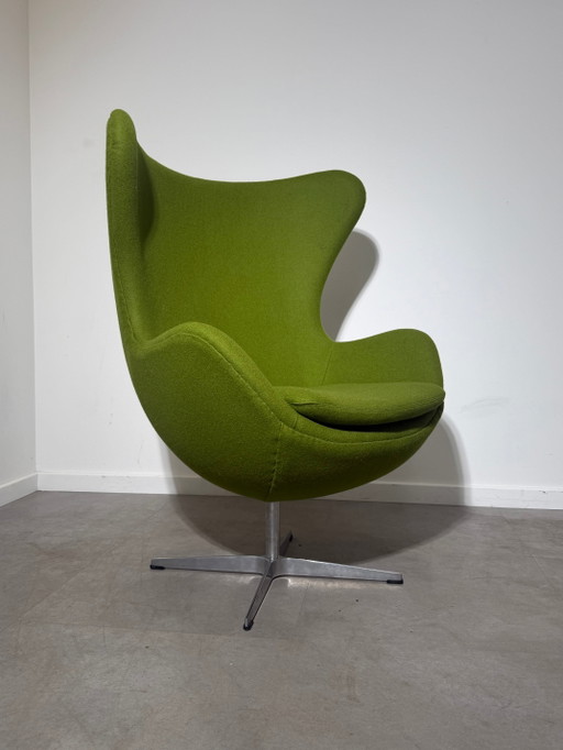 Egg Chair Replica – Newly Upholstered | Swivel Lounge Chair – verstelbare relaxstoel (photo 2 of 9)