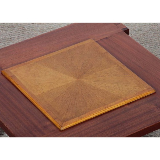 Image 1 of Vierkante houten salontafel uit de 20e eeuw.