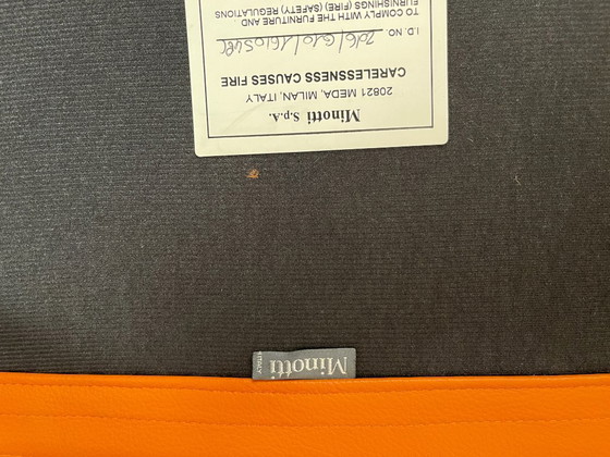 Minotti Aston Sessel – Oranges Leder | Rodolfo Dordoni – Leather, Metal (photo 11 of 11)