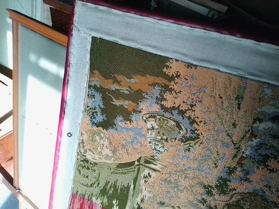 Image 1 of Arazzo antico di grandi dimensioni, scena classica, cornice in skado rosso