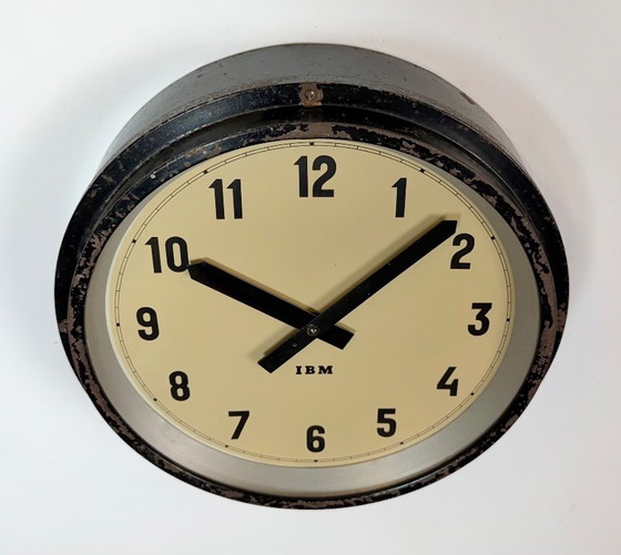Orologio da parete industriale nero di fabbrica IBM, anni '50 – Vetro, Ferro (photo 6 of 18)