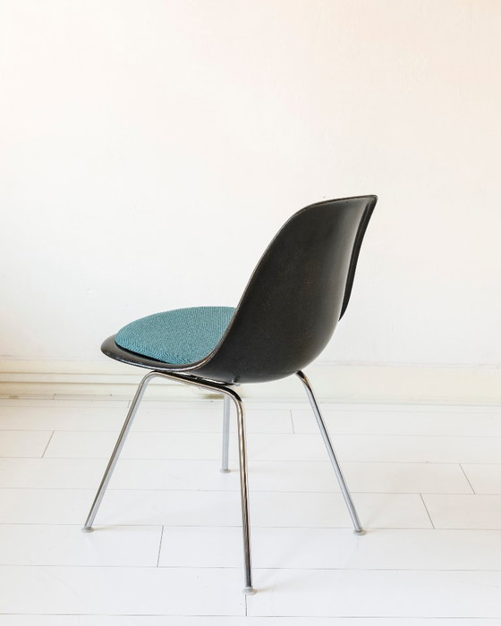 Image 1 of Eames fiberglass shell with H-base base