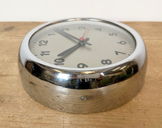 Vintage Wall Clock from PRAGUR, 1940s – Glass, Chrome (photo 14 of 19)