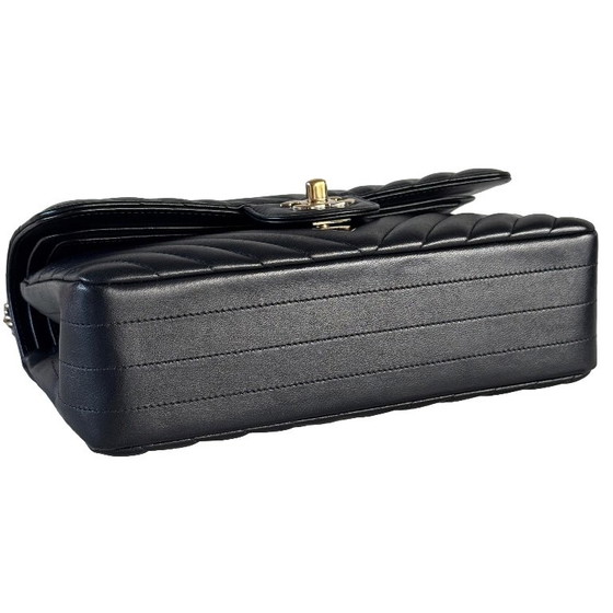 Chanel Classic Flap Small – Crossbody bags, Lambskin (photo 22 of 29)