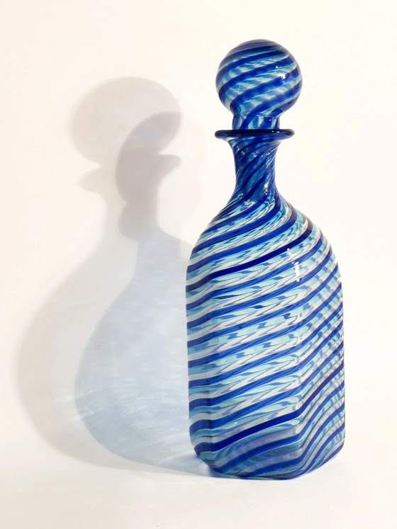 Bottiglia in vetro di Murano anni '70 con canework a spirale, Oggetti decorativi, Blu (foto 5 di 9)
