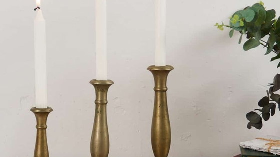 Portacandele antico in metallo e ottone (c.1900). Set di 3 pezzi. – Brass, Rustic (photo 3 of 9)
