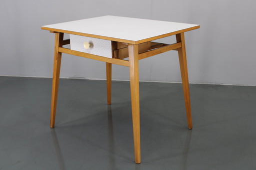 Bijzettafel 1960 met formica blad en lade, Tsjecho-Slowakije