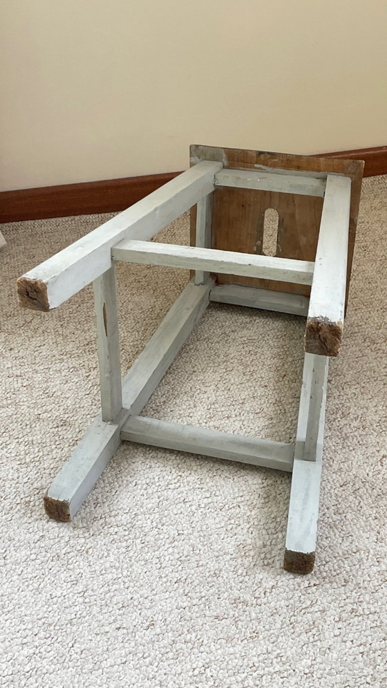 Image 1 of Antieke massief houten kruk