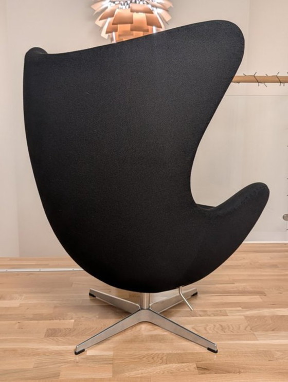 Image 1 of Arne Jacobsen Egg Chair with Ottoman