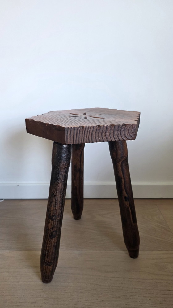 Image 1 of Hermoso taburete de madera
