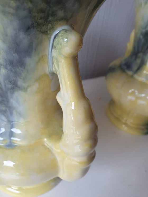 Image 1 of Twee vintage Art Deco vazen met opvallend 2-kleurig glazuur