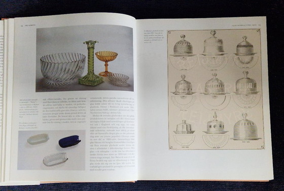 Image 1 of Svenskt Glas - Coffee table book about the history of Swedish glass 1150-1990