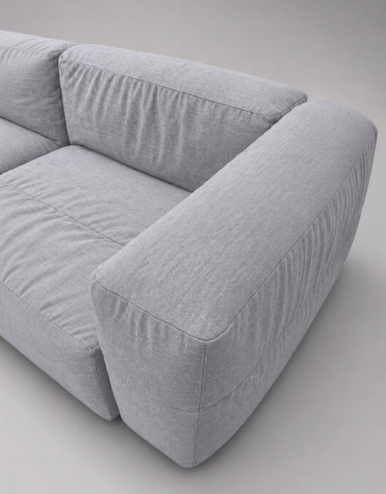 Image 1 of Viccarbe Savina 3-delige modulaire bank van Victor Carrasco in Kvadrat Steelcut Trio Mist Grey.