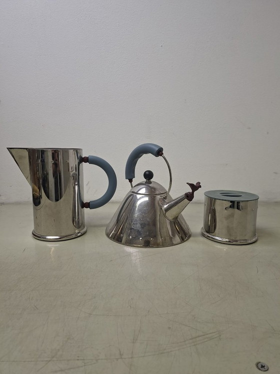 Image 1 of Set Alessi - Bollitore a fischietto con uccellino, brocca per l'acqua e contenitore per la conservazione