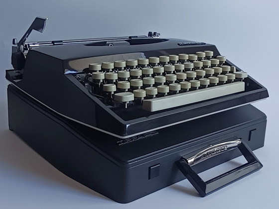Image 1 of Machine à écrire Adler Tippa S restaurée (1971) QWERTZ