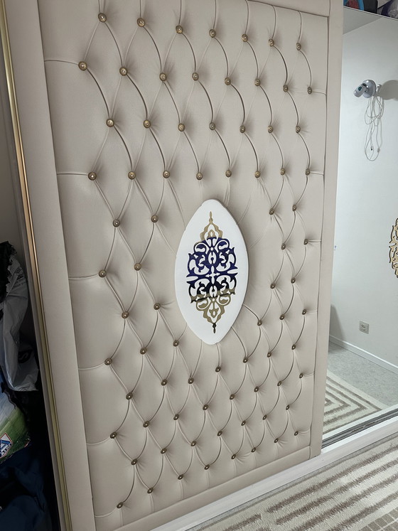 Image 1 of Complete slaapkamer voor te koop volledig met gordijnen en tapijt. € 500.