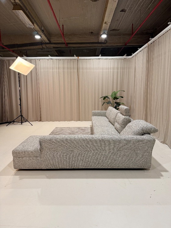 Image 1 of Le canapé d'angle Bas avec fonction relaxation de Moome