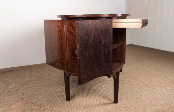 Image 1 of Bureau Danois ovale en palissandre par Gunni Omann 1960.
