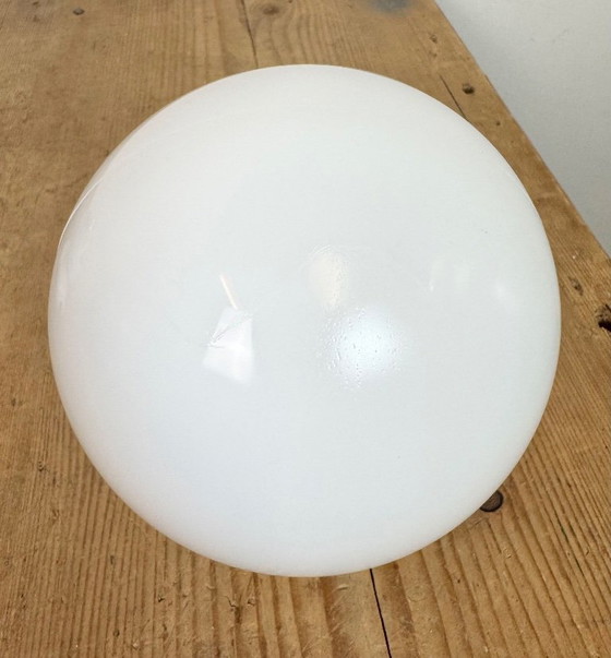 Image 1 of Vintage porseleinen plafondlamp met melkglas, jaren 50