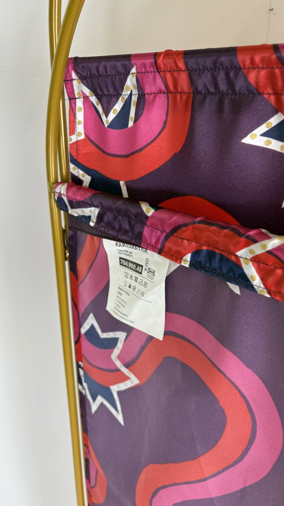 Separador de ambientes Karismatisk Ikea PS 2021, diseñado por la diseñadora británica de patrones y textiles (photo 5 of 9)