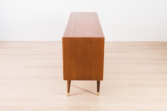 Image 1 of Credenza scandinava in teak, stile Mid-Century Modern, di Sven Andersen, del 1960.
