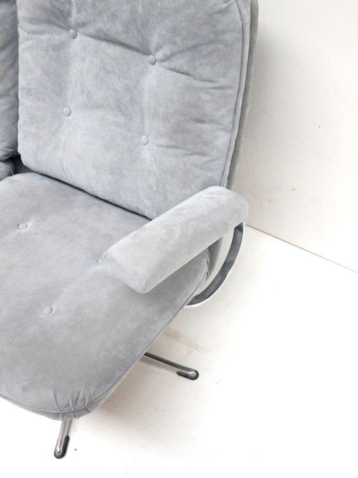 Canapé vintage 3 places avec revêtement en daim gris fabriqué dans les années 1970