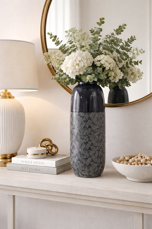 High-Quality Ceramic Decorative Vase – Contemporary Design
