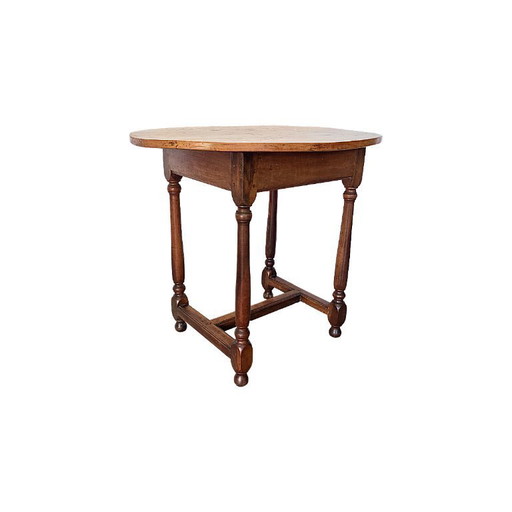 French Louis XIV walnut table with drawer, early 18th century