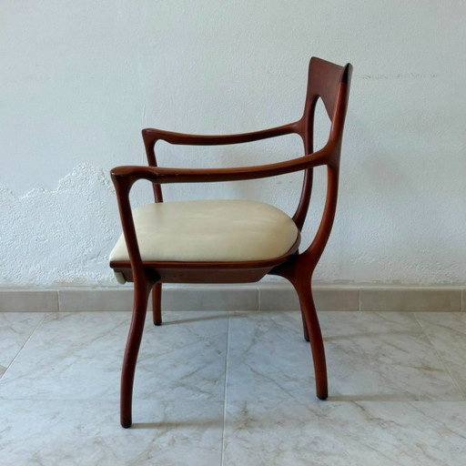Een paar Hypnos-fauteuils uit de Ceccotti-collectie. – Wood, Leather (photo 2 of 8)