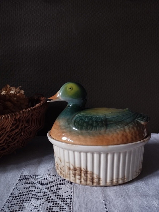 Image 1 of Een ouderwetse terrine voor paté of foie gras, in de vorm van een eend.