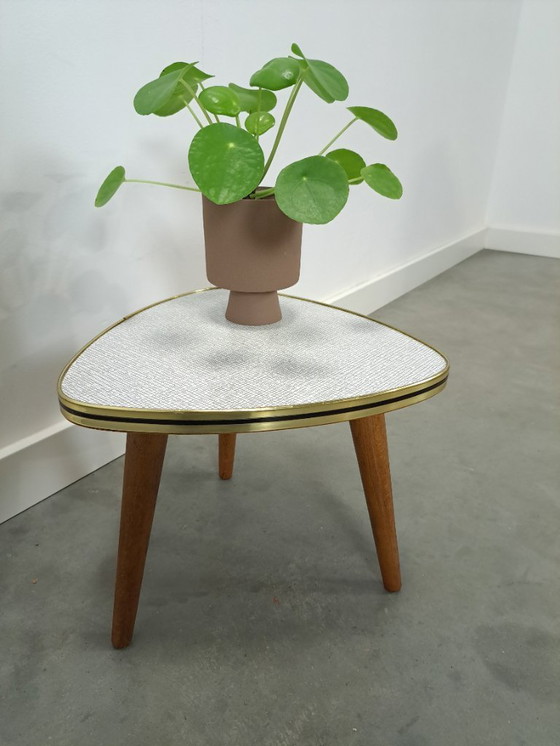 Image 1 of Mesa auxiliar de los años 50 para plantas con tablero de fórmica a rayas blancas y grises, n.º 31