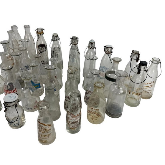 Image 1 of Collection de 42 bouteilles anciennes françaises de lait, de vin et de spiritueux