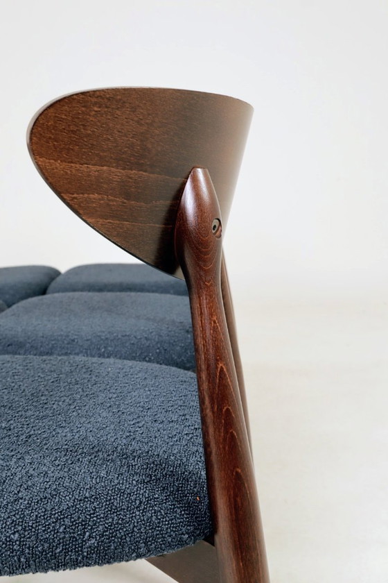 Image 1 of Moderne set van 6 eetkamerstoelen, blauw marine bouclé en donker beukenhout