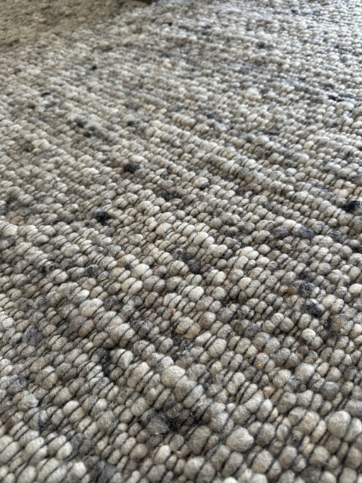 Perletta Gravel Carpet 2.4m x 2.9m