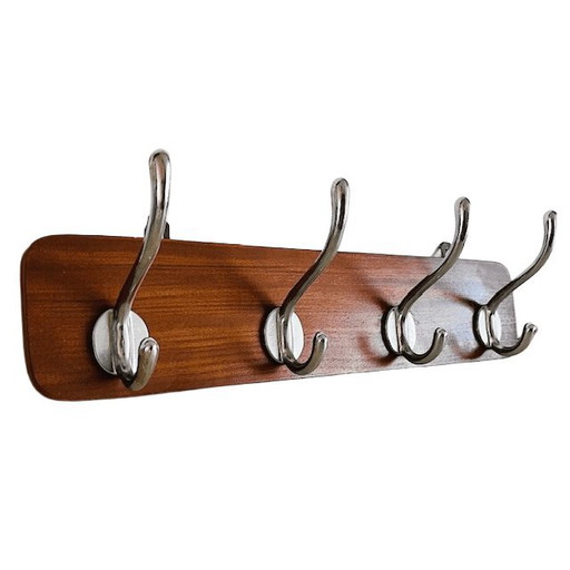 Perchero de teca de diseño danés vintage, cromado, años 60.