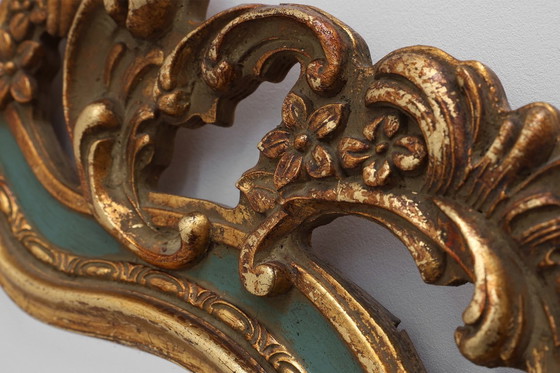Image 1 of Belgische barokke vergulde spiegel in Lodewijk XV-stijl met label "Knitter-Duro Brevete", jaren 50